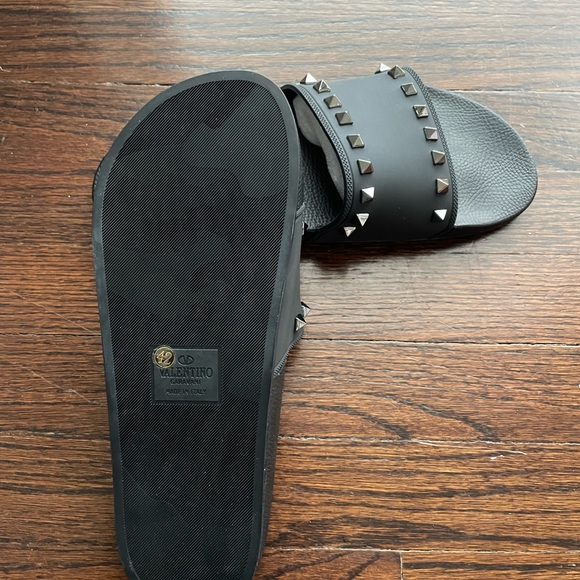 Valentino size 42 men’s sandal